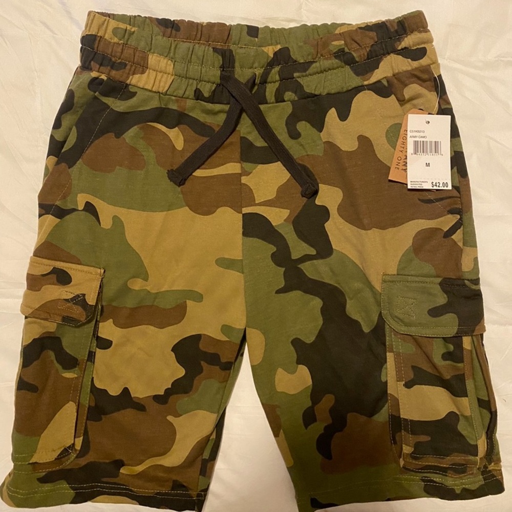 COMPANY EIGHTY ONE MENS SIZE MEDIUM CAMO SWEAT-SHORTS